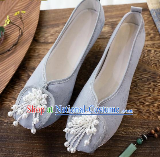 China Traditional Jacquard Grey Cloth Shoes Handmade Folk Dance Shoes National Pearls Tassel Shoes