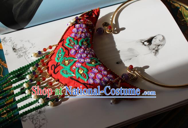 China Handmade Embroidered Red Sachet Necklet Accessories Traditional Cheongsam Tassel Brass Necklace