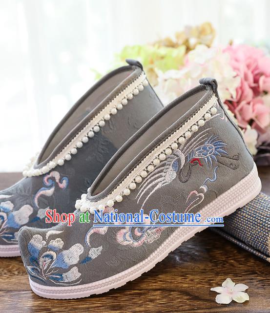 China Traditional Hanfu Pearls Shoes Ancient Ming Dynasty Shoes National Embroidered Crane Grey Cloth Shoes