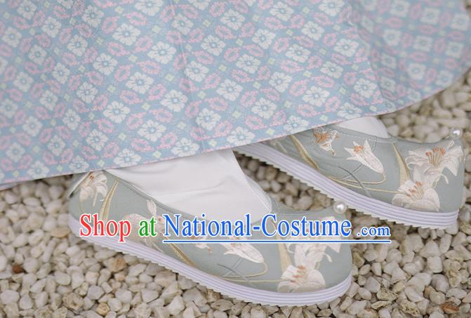 Chinese Traditional Hanfu Shoes Embroidered Rabbit Flowers Shoes Handmade Light Green Cloth Shoes