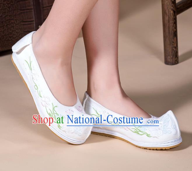 Chinese Ancient Princess Shoes Traditional Ming Dynasty Hanfu Shoes Handmade Embroidered White Bow Shoes