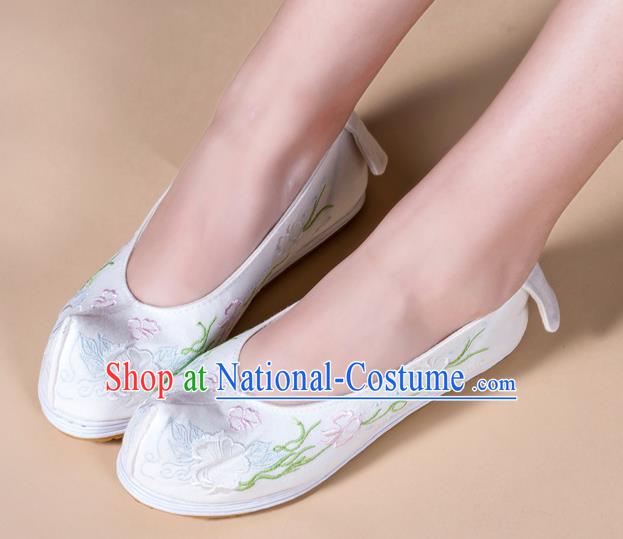 Chinese Ancient Princess Shoes Traditional Ming Dynasty Hanfu Shoes Handmade Embroidered White Bow Shoes