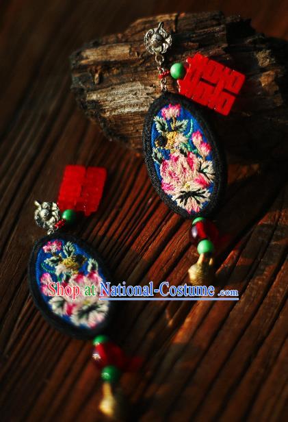 China Traditional Cheongsam Embroidered Ear Accessories National Wedding Golden Bell Earrings