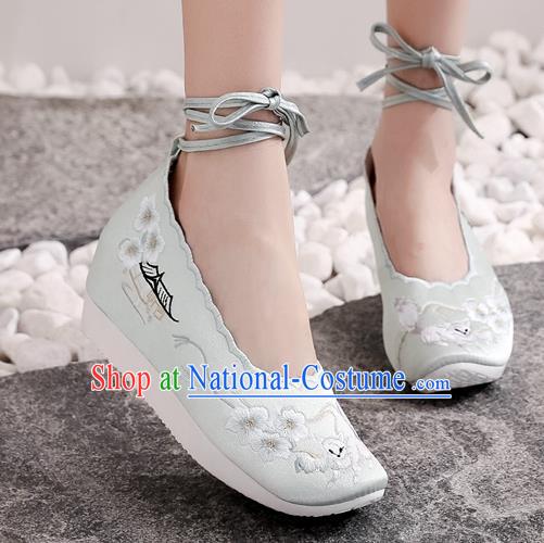 China Embroidered Shoes National Satin Shoes Traditional Tang Dynasty Princess Light Green Shoes