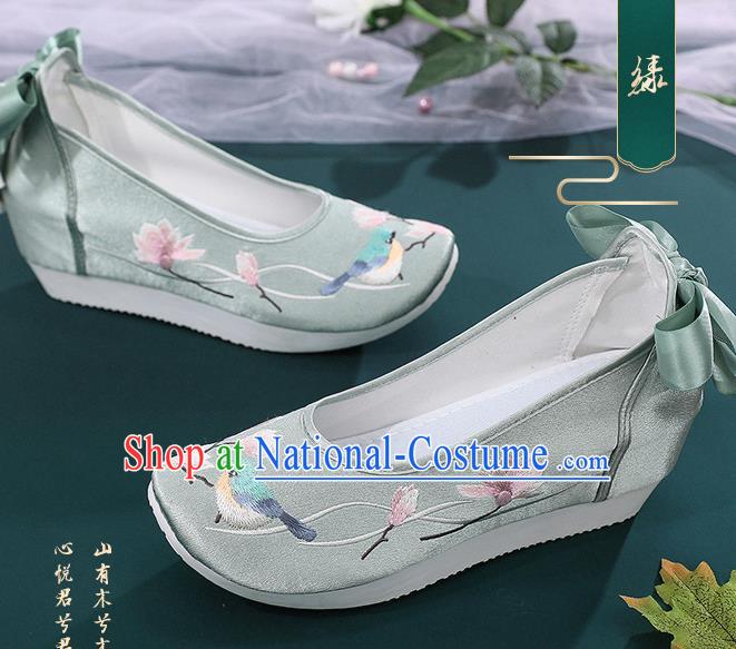 China Traditional Princess Shoes Embroidered Mangnolia Bird Shoes National Light Green Cloth Shoes