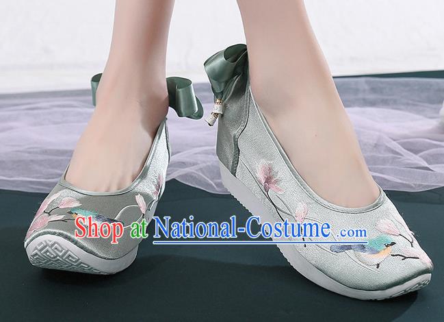 China Traditional Princess Shoes Embroidered Mangnolia Bird Shoes National Light Green Cloth Shoes