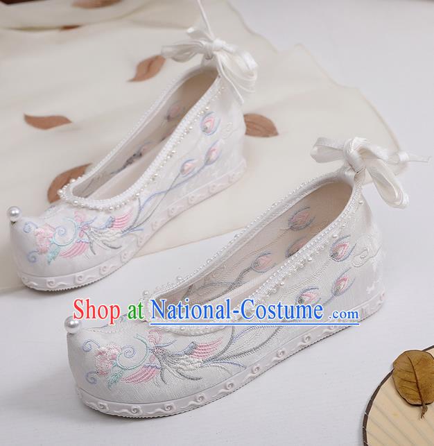 China Embroidered Phoenix Peony Shoes Traditional Ming Dynasty Princess Shoes White Cloth Shoes