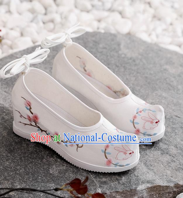 Chinese Embroidered White Cloth Shoes National Woman Shoes Traditional Hanfu Wedge Heel Shoes