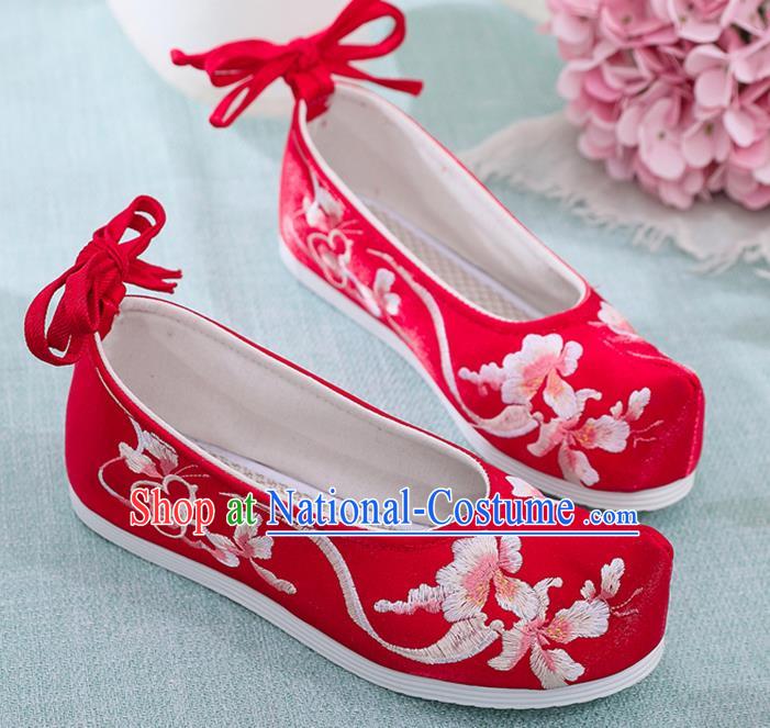 China Traditional Ming Dynasty Hanfu Shoes Embroidered Flowers Shoes Ancient Palace Lady Wedding Shoes