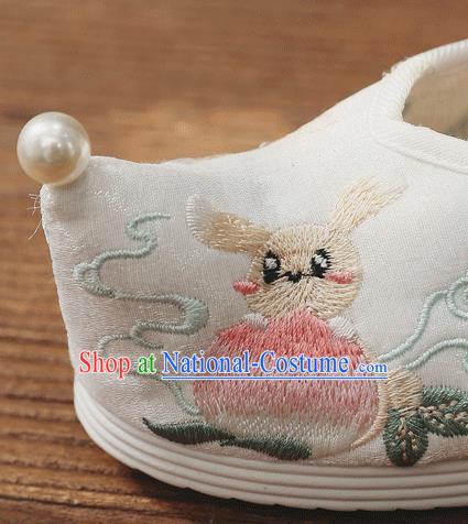 China Handmade White Cloth Bow Shoes Embroidered Peach Shoes Folk Dance Shoes