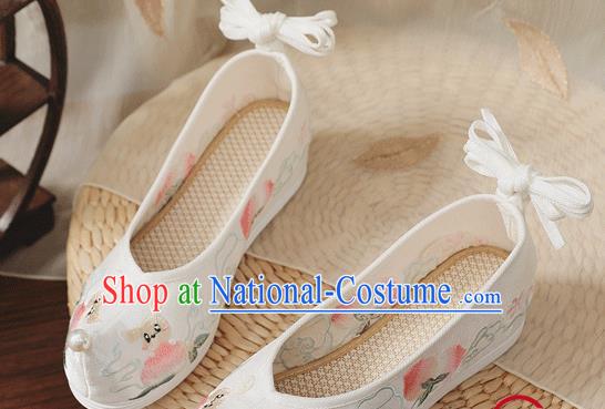 China Handmade White Cloth Bow Shoes Embroidered Peach Shoes Folk Dance Shoes