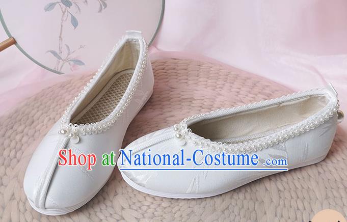 China Traditional Song Dynasty Hanfu Shoes Ancient Palace Lady Shoes Classical White Cloth Shoes