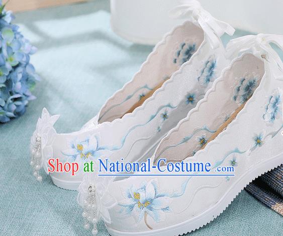 China Handmade Lace Flower Wedge Shoes National White Cloth Shoes Traditional Hanfu Embroidered Shoes