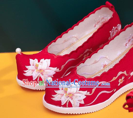 China Handmade Xiuhe Wedge Shoes National Folk Dance Shoes Traditional Hanfu Embroidered Red Cloth Shoes