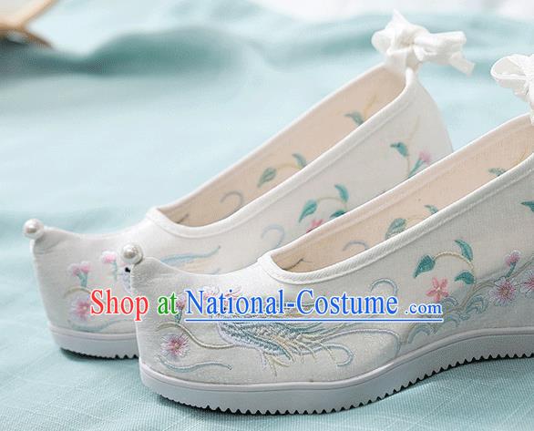 China Handmade Folk Dance Wedge Shoes National Woman Shoes Traditional Hanfu Embroidered Phoenix White Cloth Shoes