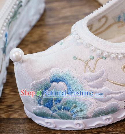 China Traditional Hanfu Woman White Cloth National Embroidered Peony Shoes Handmade Folk Dance Pearls Shoes