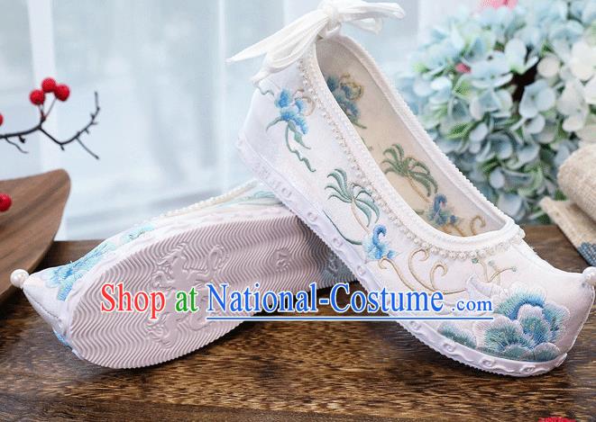 China Traditional Hanfu Woman White Cloth National Embroidered Peony Shoes Handmade Folk Dance Pearls Shoes