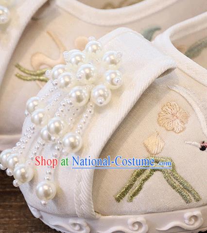 China Embroidered Crane Shoes Handmade Folk Dance White Cloth Shoes Traditional Pearls Tassel Shoes