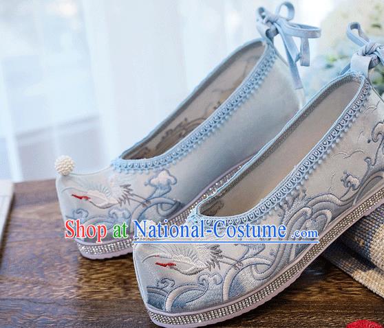 China Handmade Hanfu Blue Shoes Traditional Ming Dynasty Princess Shoes Embroidered Crane Shoes