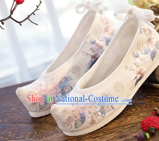 China Embroidered Peach Blossom Shoes Handmade Diamante Hanfu Shoes Traditional Folk Dance White Cloth Shoes