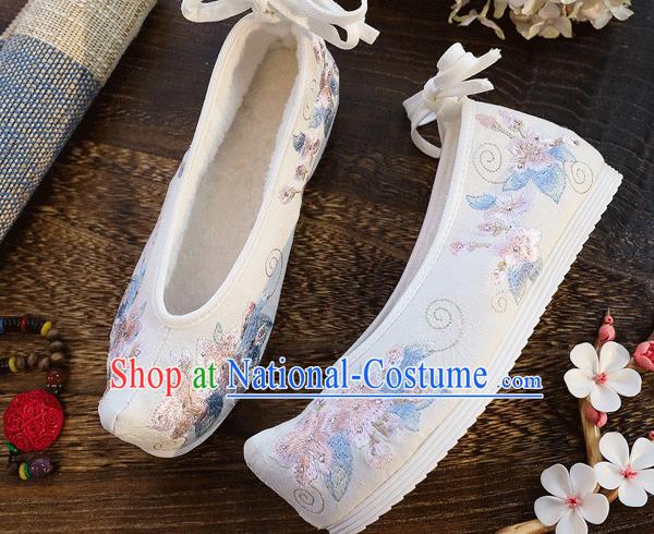 China Embroidered Peach Blossom Shoes Handmade Diamante Hanfu Shoes Traditional Folk Dance White Cloth Shoes