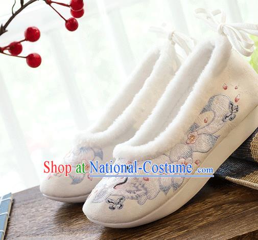 China National Woman Winter White Cloth Shoes Embroidered Nine Tail Fox Shoes Traditional Folk Dance Shoes