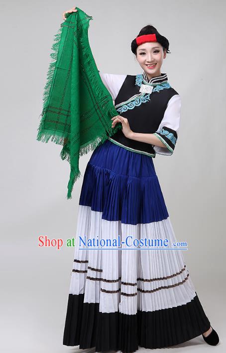 China Traditional Minority Torch Festival Dress Liangshan Ethnic Clothing Yi Nationality Folk Dance Costumes and Headwear