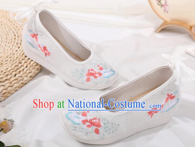 China Handmade Cloth Platform Shoes Traditional Embroidered Lotus White Shoes