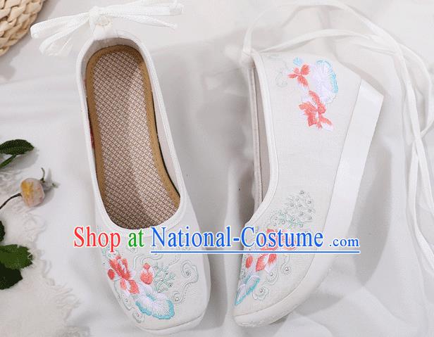 China Handmade Cloth Platform Shoes Traditional Embroidered Lotus White Shoes