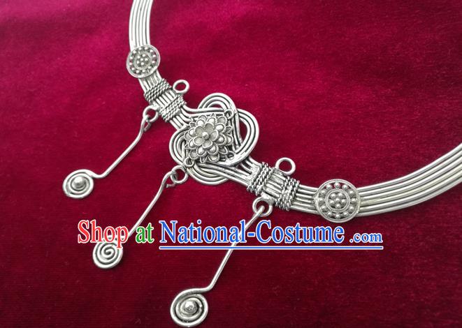 Chinese Handmade Silver Tassel Necklet Hmong Ethnic Stage Performance Jewelry Accessories