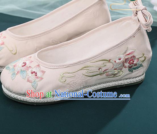 Chinese National Woman Beige Cloth Shoes Embroidery Flowers Shoes Traditional Hanfu Shoes