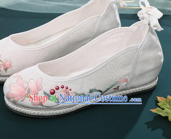 Chinese Traditional Hanfu White Cloth Shoes Classical Dance Shoes Embroidery Mangnolia Shoes