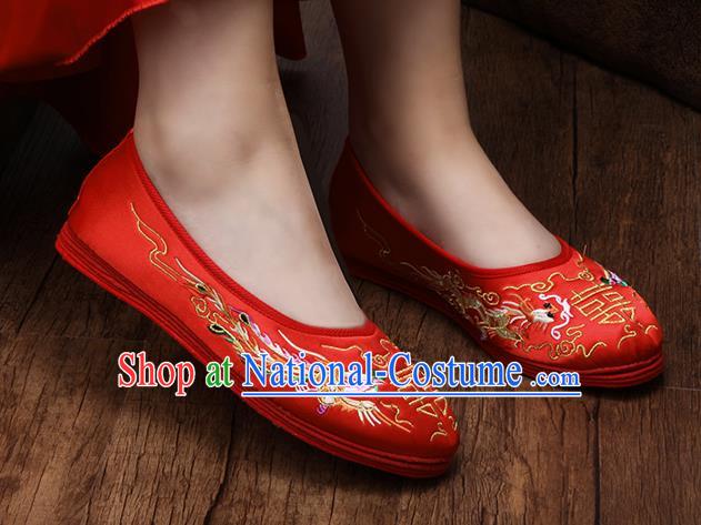 Chinese Classical Bride Embroidered Shoes National Wedding Woman Shoes Traditional Beijing Red Cloth Shoes