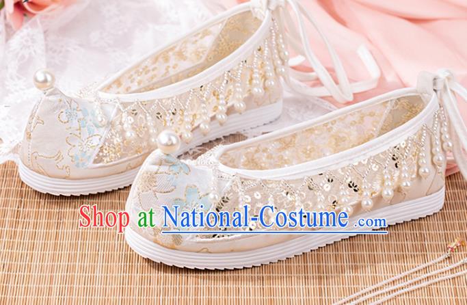 China Ancient Hanfu Shoes Handmade Beige Brocade Shoes Traditional Tang Dynasty Princess Pearls Tassel Shoes