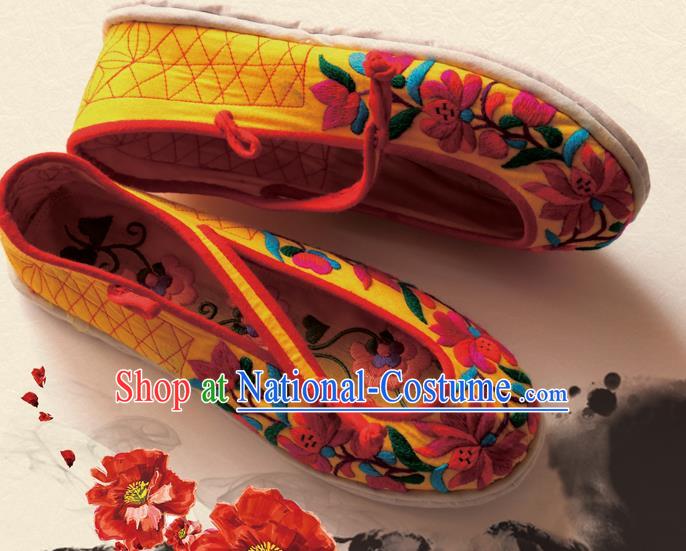 Chinese Yi Ethnic Folk Dance Shoes Handmade Embroidered Yellow Shoes Traditional Strong Cloth Soles Shoes