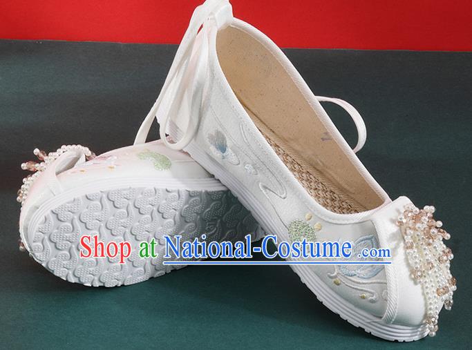 Chinese Classical Dance White Cloth Shoes National Embroidered Lotus Shoes Traditional Beads Tassel Shoes