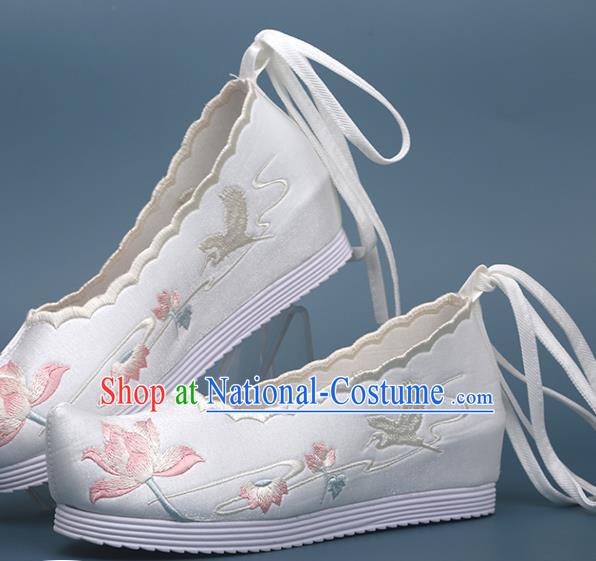 Chinese National Embroidery Lotus Satin Shoes Traditional Hanfu Shoes Classical Dance Shoes