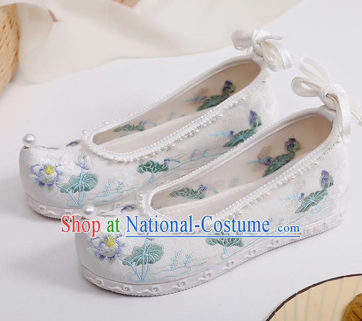 Chinese National Dance Shoes Classical Embroidery Lotus Shoes Traditional Woman Cloth Shoes