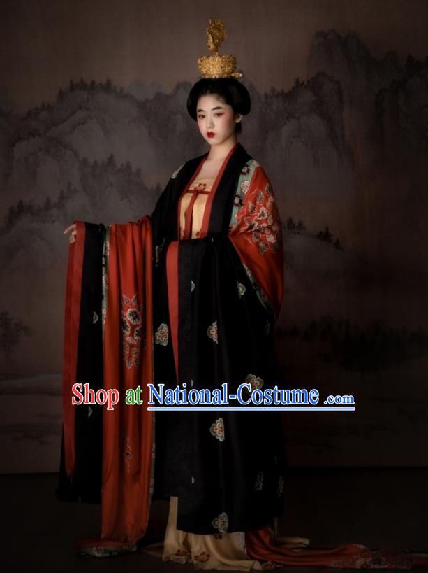 China Ancient Royal Princess Garment Costumes Traditional Five Dynasties Court Woman Historical Dress Clothing and Handmade Headpieces