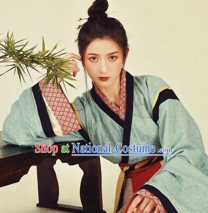 China Ancient Noble Lady Hanfu Dress Garment Traditional Jin Dynasty Female Swordsman Historical Clothing