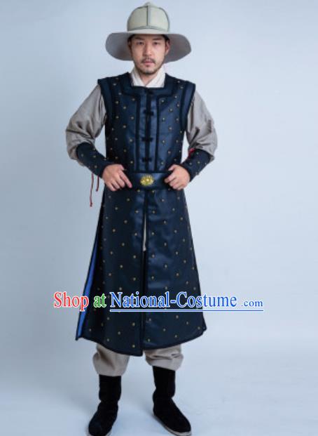 China Traditional Ming Dynasty General Garment Costumes Ancient Warrior Armor Clothing and Hat