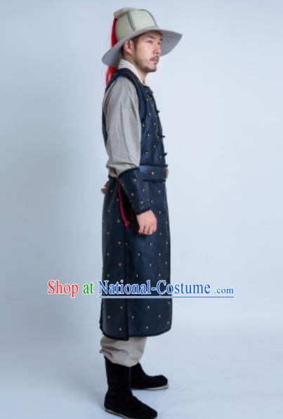 China Traditional Ming Dynasty General Garment Costumes Ancient Warrior Armor Clothing and Hat