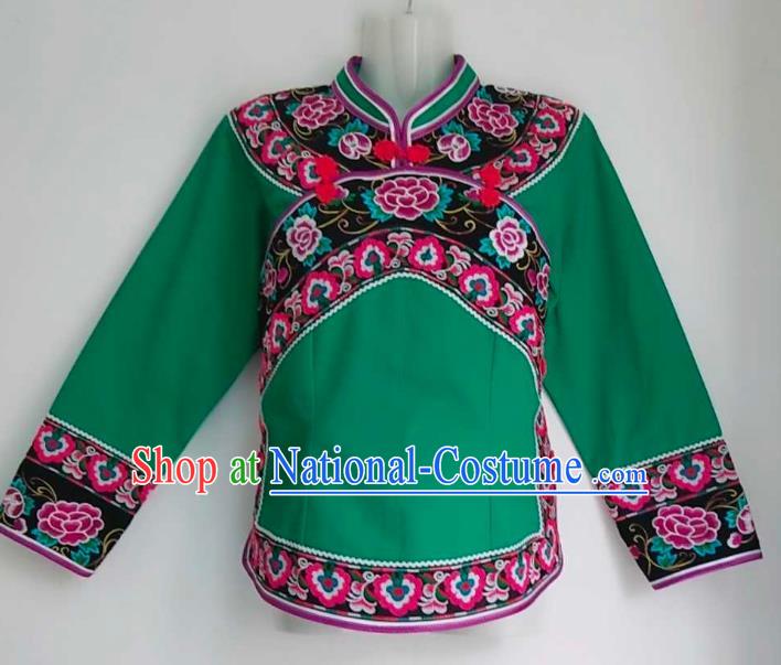 Chinese Puyi Nationality Green Blouse Ethnic Woman Top Garment Guizhou Bouyei Minority Embroidered Shirt Clothing