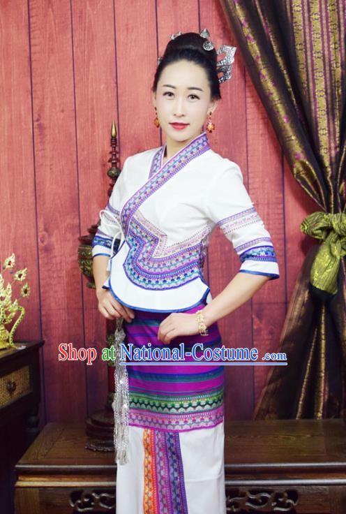 China Yunnan Ethnic Female White Blouse and Skirt Uniforms Dai Nationality Water Splashing Festival Clothing