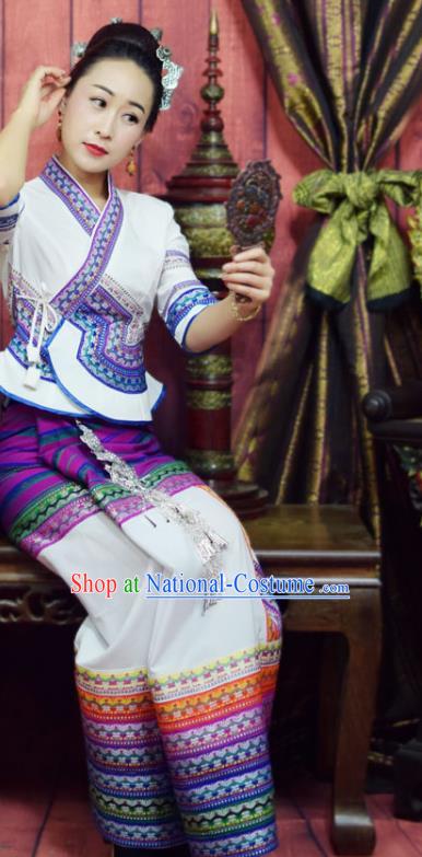 China Yunnan Ethnic Female White Blouse and Skirt Uniforms Dai Nationality Water Splashing Festival Clothing