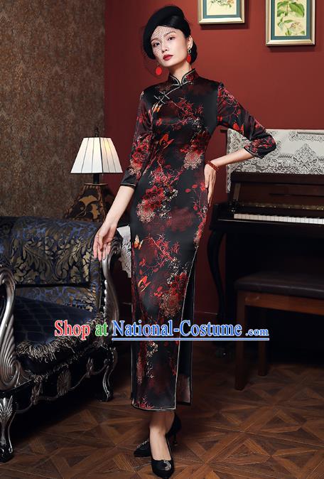 China Traditional Minguo Young Woman Black Silk Qipao Dress Classical Shanghai Cheongsam