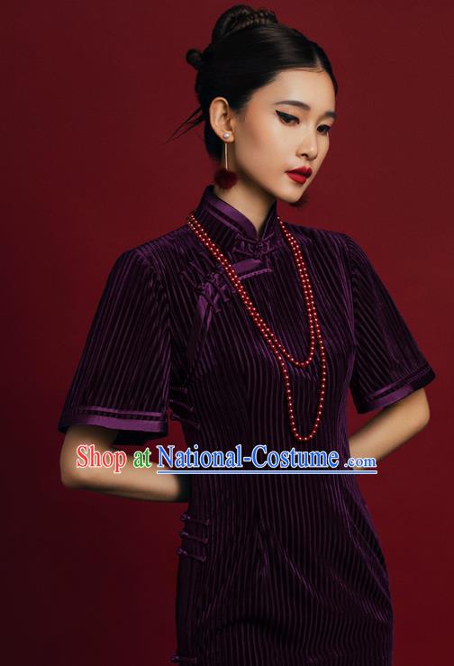 China Classical Young Lady Purple Velvet Cheongsam Traditional Minguo Shanghai Beauty Qipao Dress