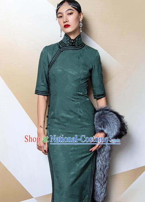 China Classical Stand Collar Cheongsam Traditional Minguo Shanghai Lady Green Silk Qipao Dress