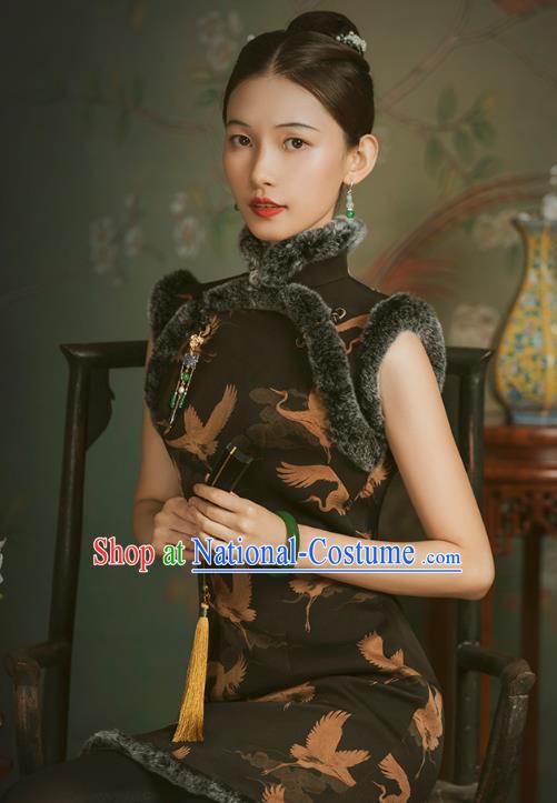 China Classical Crane Pattern Brown Sleeveless Cheongsam Traditional Minguo Gambiered Guangdong Gauze Qipao Dress