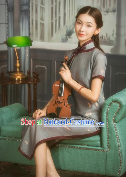 China Classical Old Shanghai Cheongsam Traditional Minguo Young Lady Grey Silk Qipao Dress